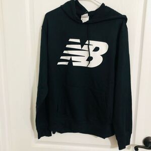 Brand New New‎ Balance Men Pullover Black & White  Hoodie Size Medium